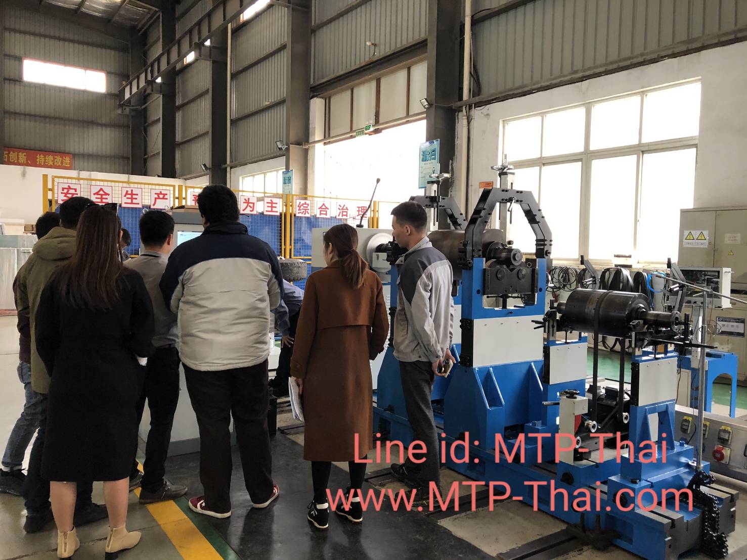 ทดสอบระบบเครื่องบาลานซ์ 10 ตัน บดิณ อินดัสเทรียล เซอร์วิส ทีมวิศวกร MTP-Thai ยกชิ้นงานด้วยเครนลงเครื่องบาลานซ์เพื่อทดสอบระบบ
