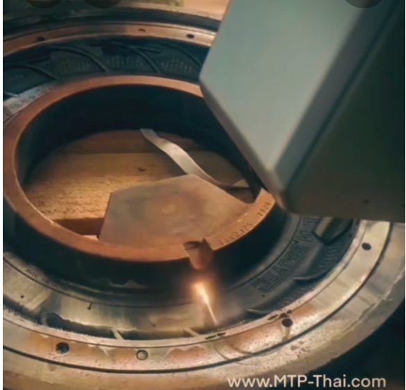 เครื่องเลเซอร์ทำความสะอาด-แม่พิมพ์-Laser-Cleaning-Machine เครื่องเลเซอร์ทำความสะอาดแม่พิมพ์ ขจัดสนิมและคราบสกปรกโดยไม่ทำให้แม่พิมพ์สึกหรอ