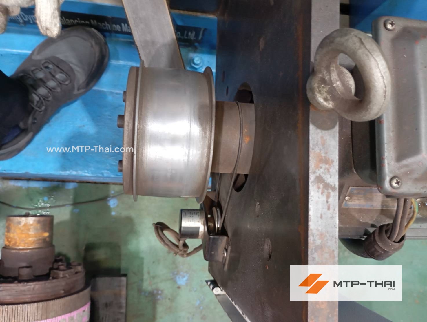 ผู้บริหาร MTP-Thai ตรวจงานติดตั้งเครื่องบาลานซ์ 10 ตัน ร่วมกับลูกค้าบดิณ อินดัสเทรียล เซอร์วิส คุณสงกรานต์ ผู้บริหาร MTP-Thai ลงพื้นที่ดูแลงานติดตั้งเครื่องบาลานซ์ร่วมกับลูกค้าบดิณ อินดัสเทรียล เซอร์วิส