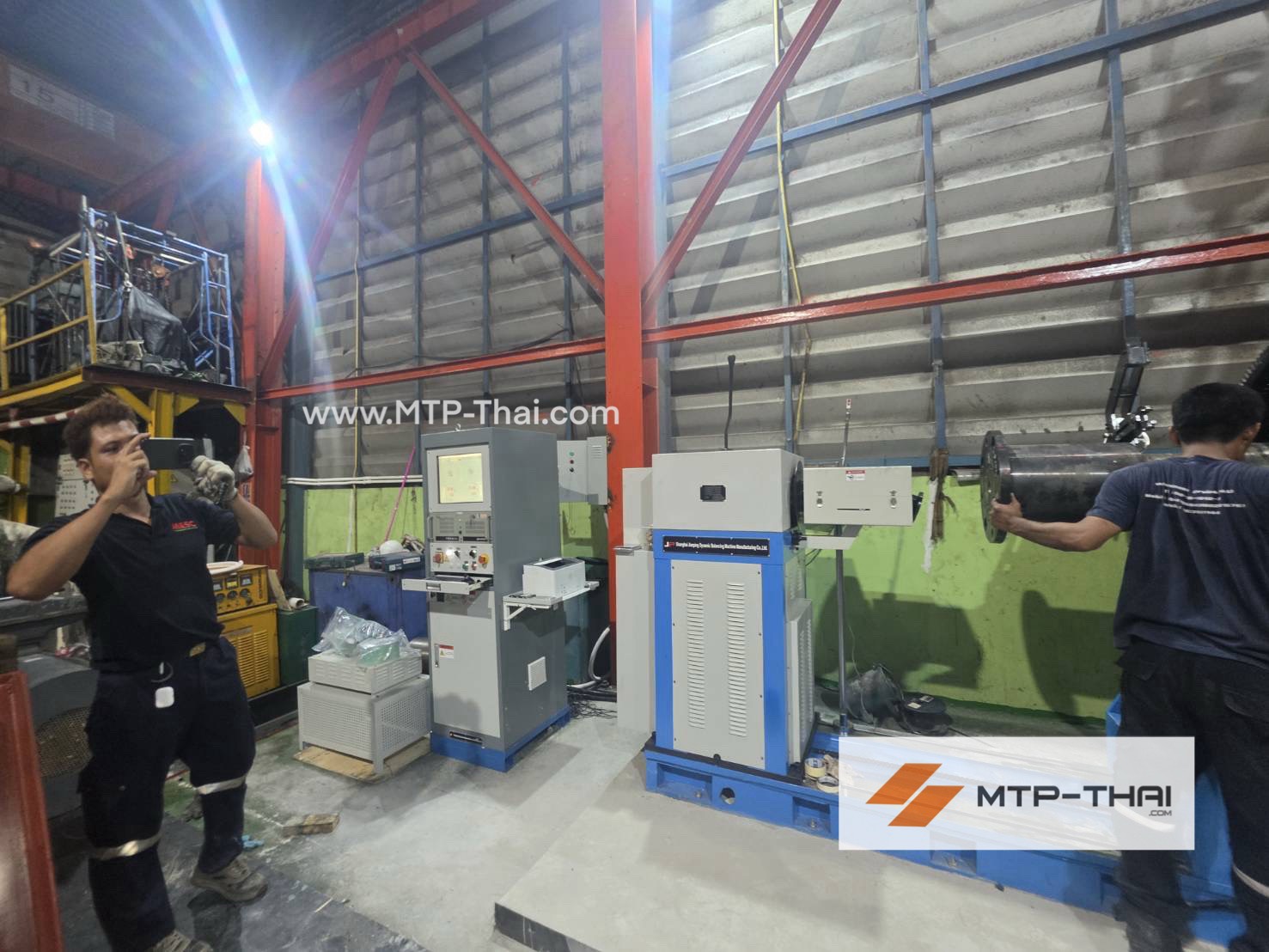 ดินสายไฟตู้ควบคุมเครื่องบาลานซ์ 10 ตัน บดิณ อินดัสเทรียล เซอร์วิส ตู้ควบคุมเครื่องบาลานซ์ 10 ตัน ระหว่างเดินสายไฟติดตั้งโดยทีมวิศวกร MTP-Thai