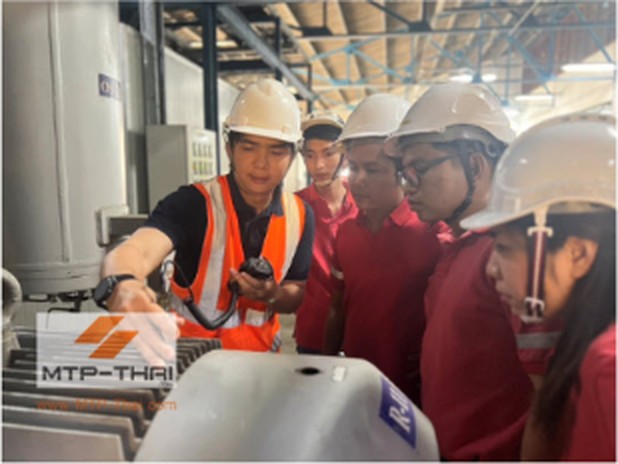 วิศวกร MTP-Thai สอนทีมซ่อมบำรุง Myanmar Brewery วางเซนเซอร์วัดความสั่นสะเทือนบนมอเตอร์