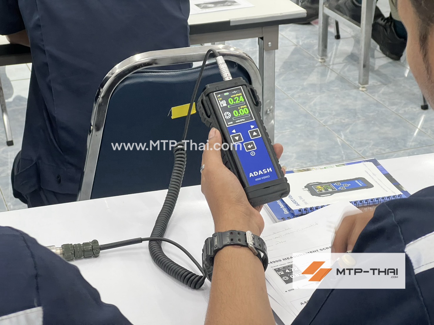 ผู้บริหาร MTP-Thai ตรวจงานติดตั้งเครื่องบาลานซ์ 10 ตัน ร่วมกับลูกค้าบดิณ อินดัสเทรียล เซอร์วิส คุณสงกรานต์ ผู้บริหาร MTP-Thai ลงพื้นที่ดูแลงานติดตั้งเครื่องบาลานซ์ร่วมกับลูกค้าบดิณ อินดัสเทรียล เซอร์วิส